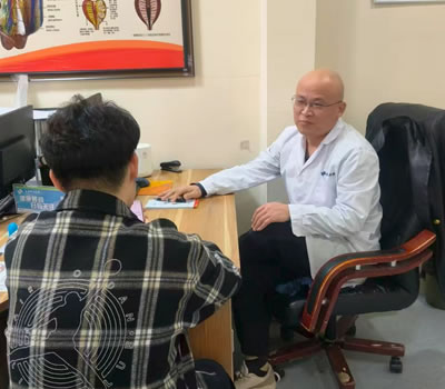 玉溪市|男科医师高朋磊：守护男性健康，专业男科诊疗